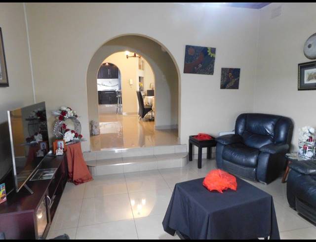 3 BEDROOM HOUSE FOR SALE IN UMHLATUZANA